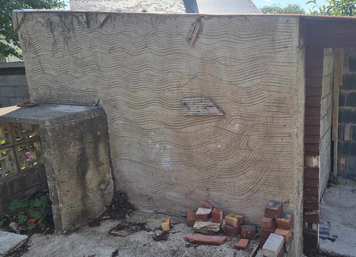 Shed - Outside - Right side.jpg